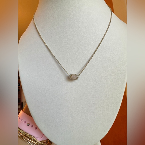 Kendra Scott Jewelry - KENDRA SCOTT Chelsea Pendant Necklace